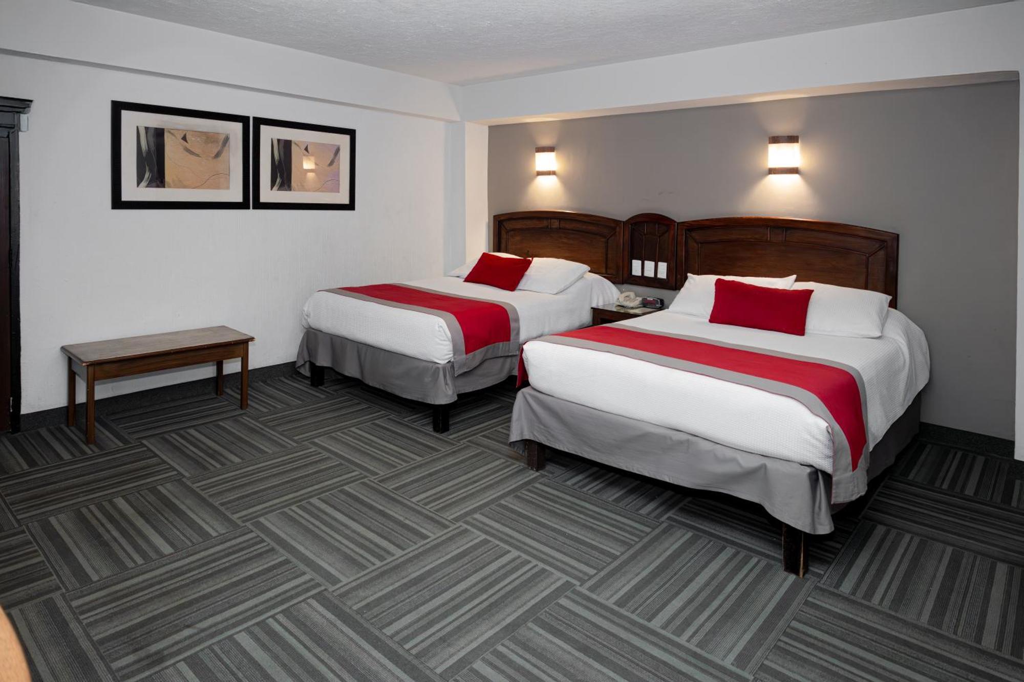 Ramada Plaza By Wyndham Leon Hotel Exterior photo